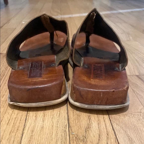 Brown Leather Thong Sandals with Contoured Footbed - Picture 4 of 7